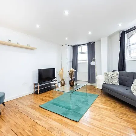 Stylish 2 Bedroom Haven By Liverpool Street